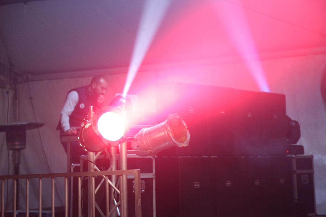 Iluminación profesional y show de luces con moving heads