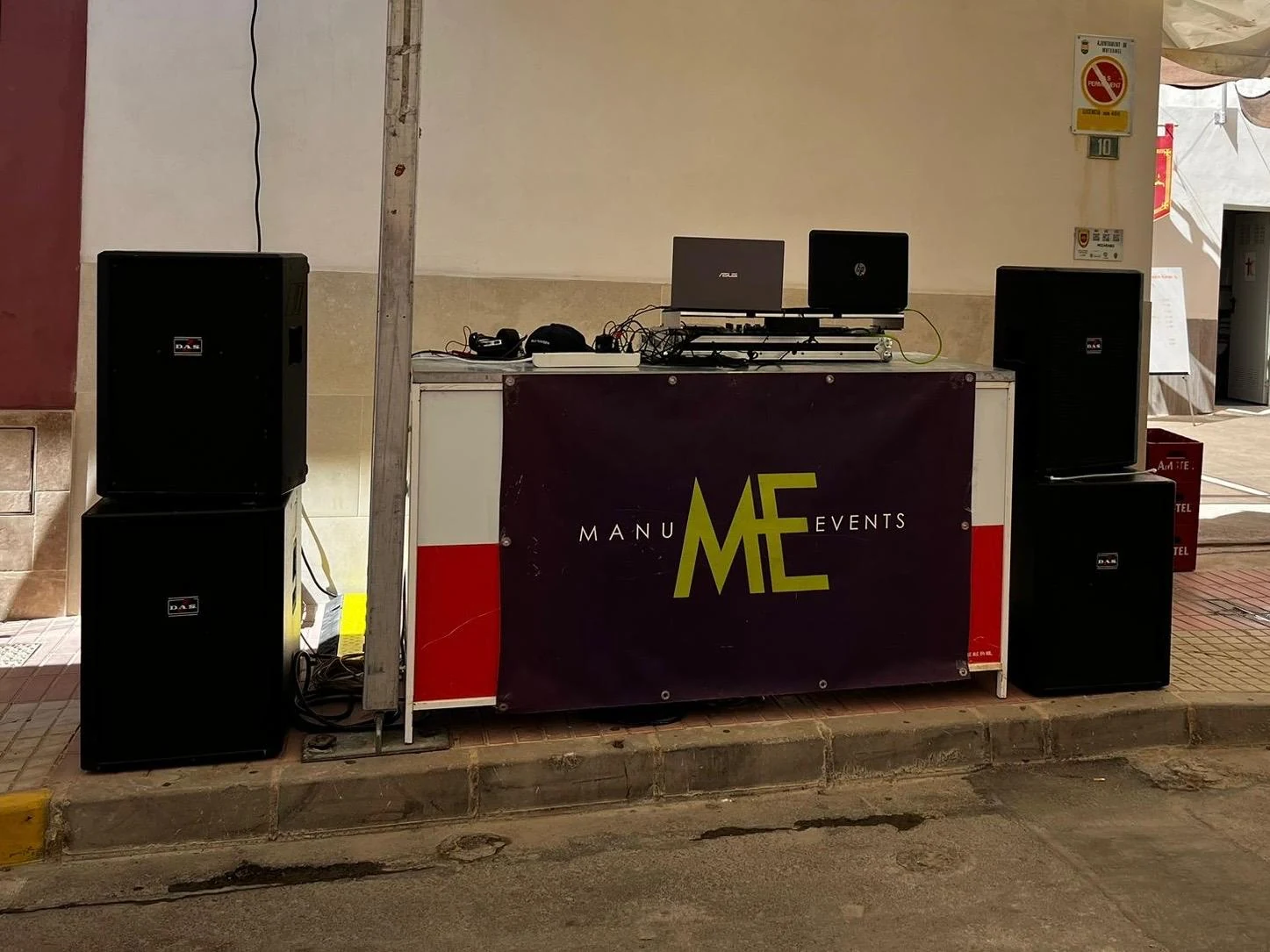 Sistema de sonido y mesa de control de Manu Events durante el Tardeo Mozárabes de Mutxamel